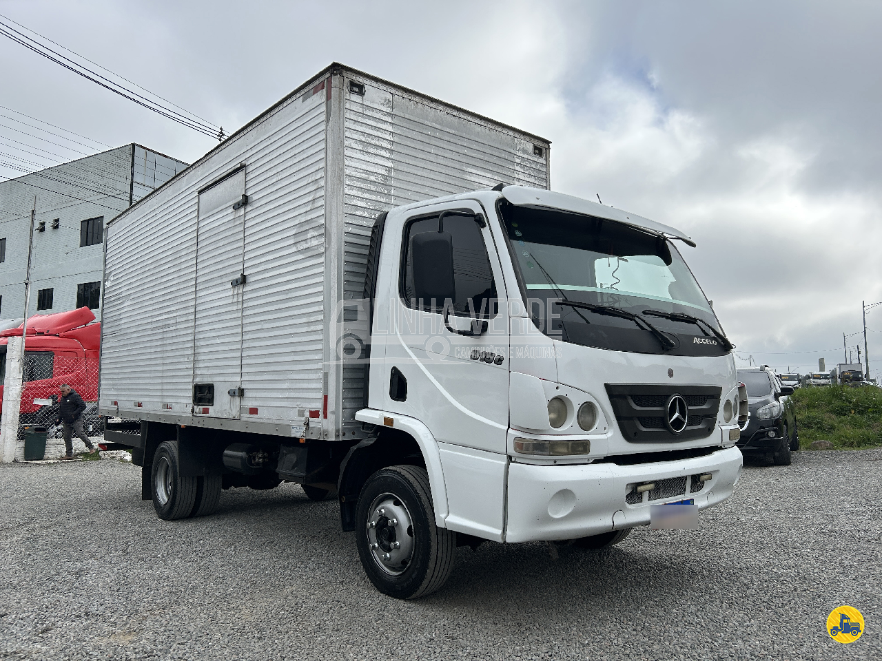 CAMINHAO MERCEDES-BENZ MB 915 Baú Furgão 3/4 4x2 Linha Verde Caminhões e Máquinas CURITIBA PARANÁ PR